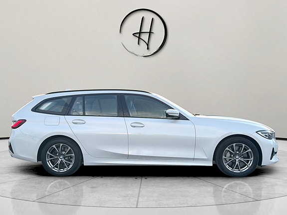 BMW 330e 6 of 30