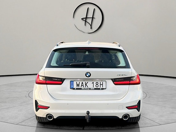 BMW 330e 5 of 5