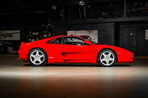 Ferrari 355 7 of 30