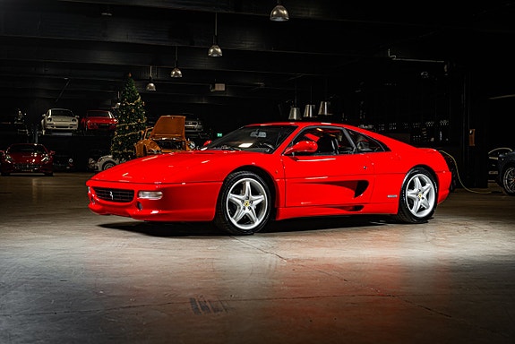 Ferrari 355 2 of 30