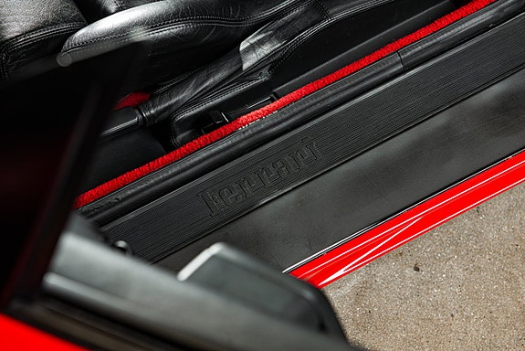 Ferrari 355 23 of 30