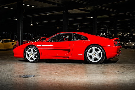 Ferrari 355 3 of 30