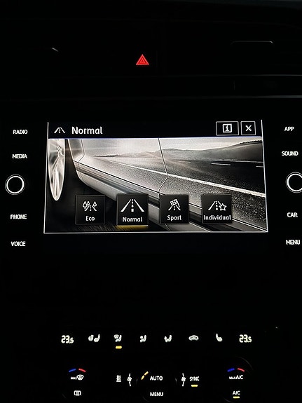 Volkswagen Tiguan 17 of 25