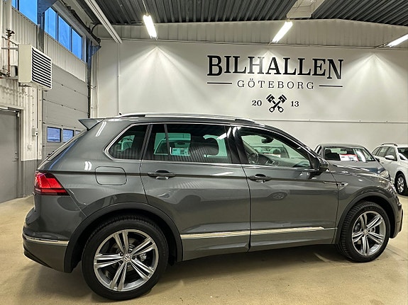 Volkswagen Tiguan 3 of 5