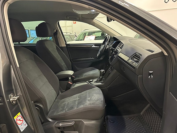 Volkswagen Tiguan 9 of 25