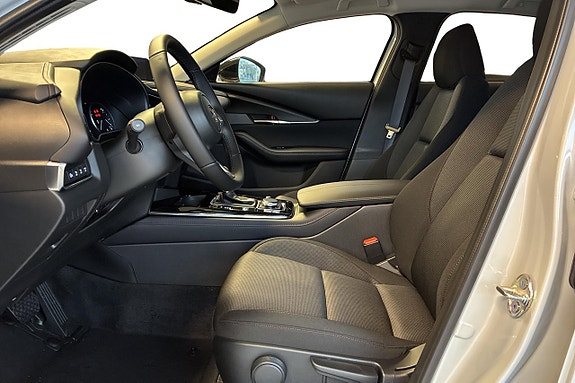 Mazda CX-30 9 of 15
