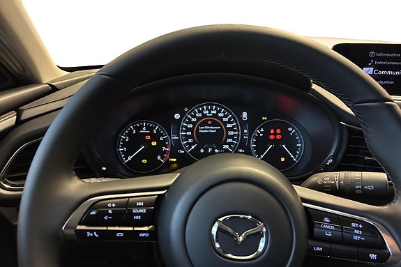 Mazda CX-30 12 of 15