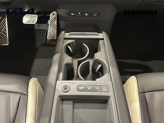 Kia EV9 12 of 21