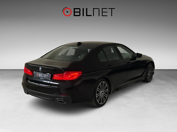 BMW 520d 4 of 5