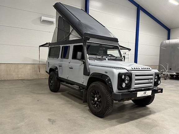 Land Rover Defender 110 2 of 5