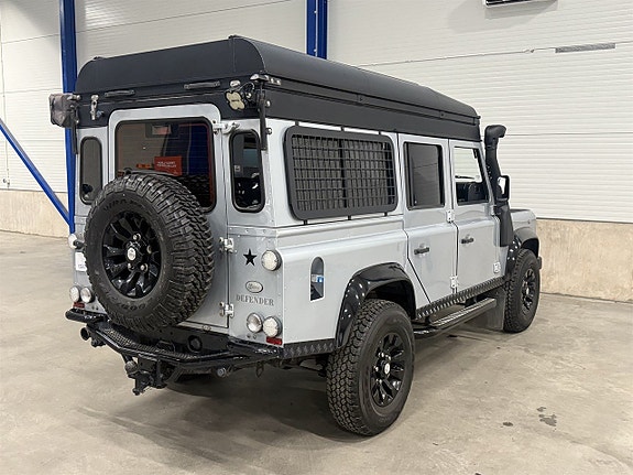 Land Rover Defender 110 4 of 5