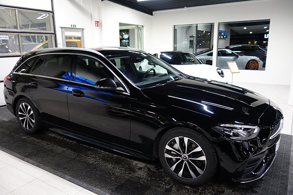 Mercedes-Benz C220 d 2 of 6