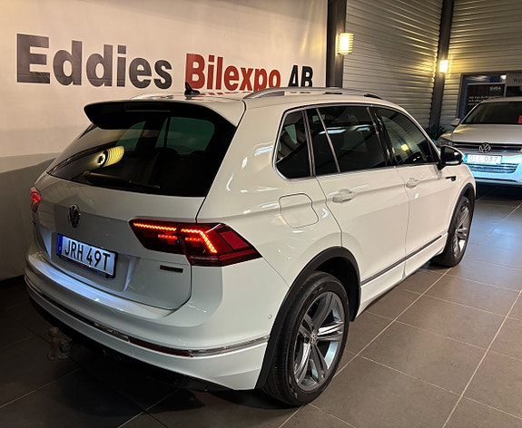 Volkswagen Tiguan 4 of 12