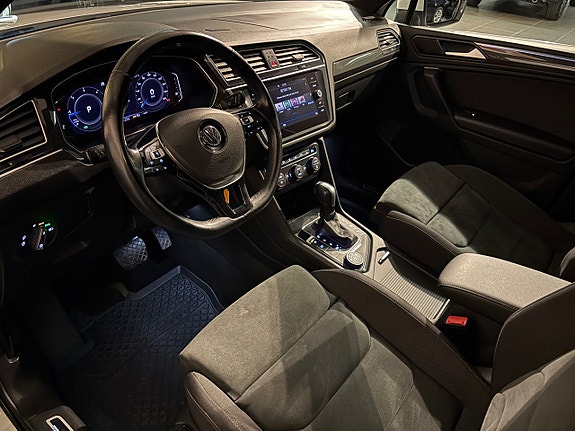 Volkswagen Tiguan 5 of 12