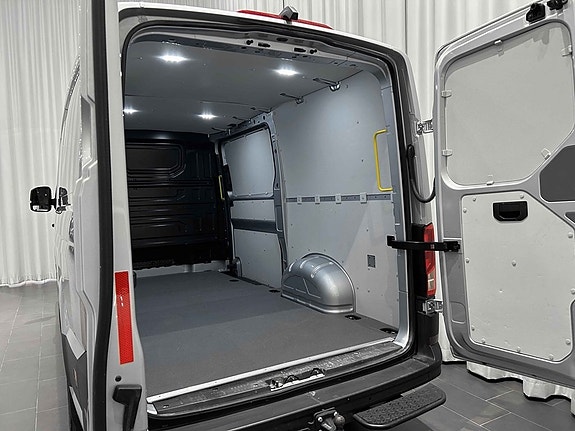 Volkswagen Crafter 4 of 5