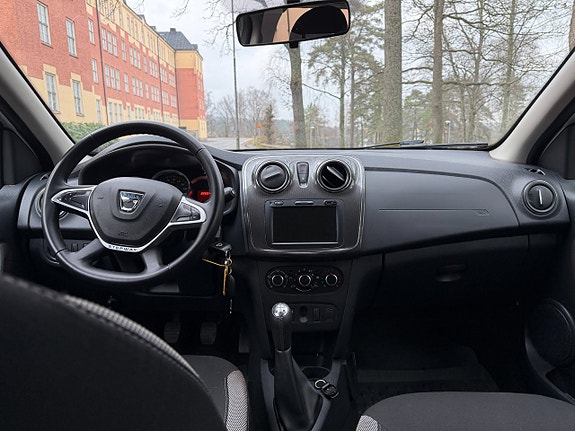 Dacia Logan 8 of 10