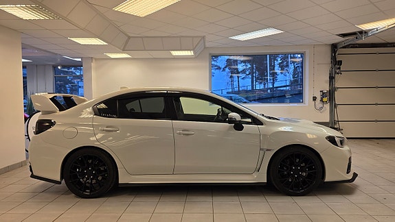 Subaru WRX 4 of 5