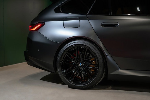 BMW M5 8 of 28