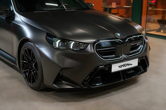 BMW M5 2 of 28