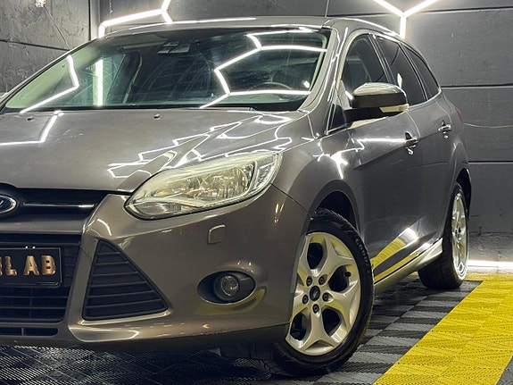Ford Focus 2 of 19