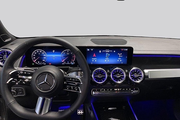 Mercedes-Benz GLB220 d 7 of 14