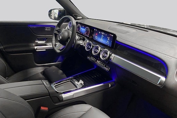 Mercedes-Benz GLB220 d 13 of 14
