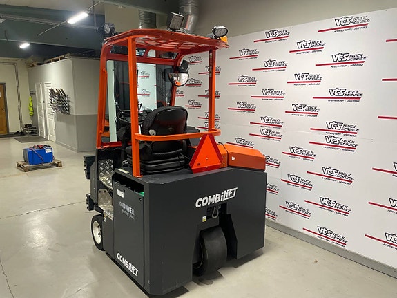 Combilift CBE 3000 Fyrvägstruck 2 of 8