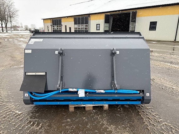 SE Equipment  sandspridarskopa, 3300 L, fraktfritt