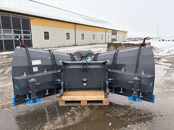 SE Equipment  vikplog 3,70 m, St Bm, fraktfritt