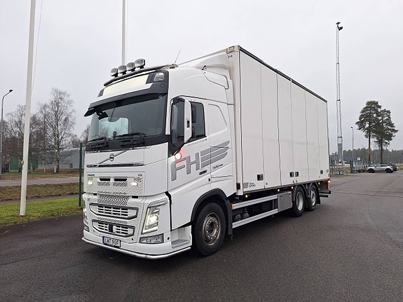 Volvo FH 6x2 Skåpbil