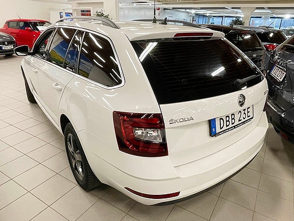 Skoda Octavia 3 of 5
