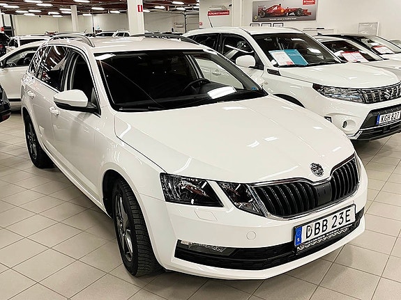 Skoda Octavia 2 of 5