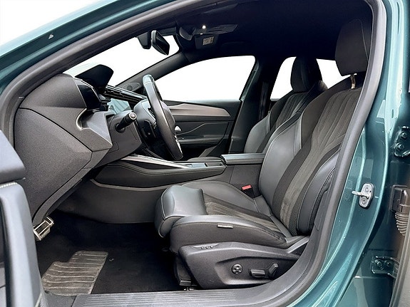 Peugeot 308 SW 4 of 5
