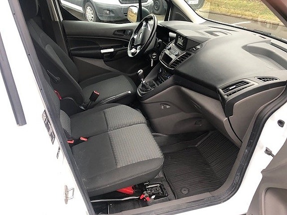 Ford Transit Connect 6 of 8