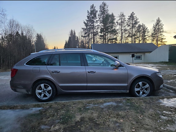 Skoda Superb 3 of 4