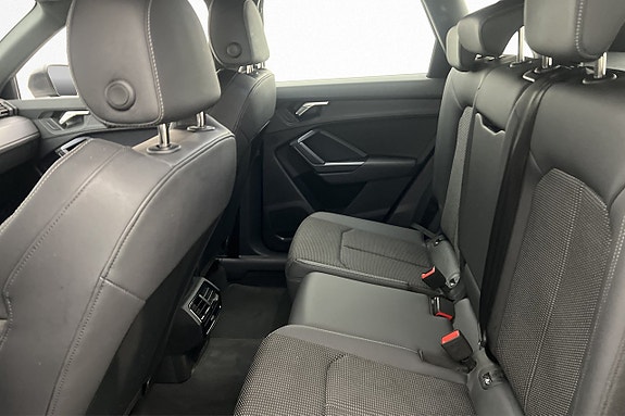 Audi Q3 25 of 30