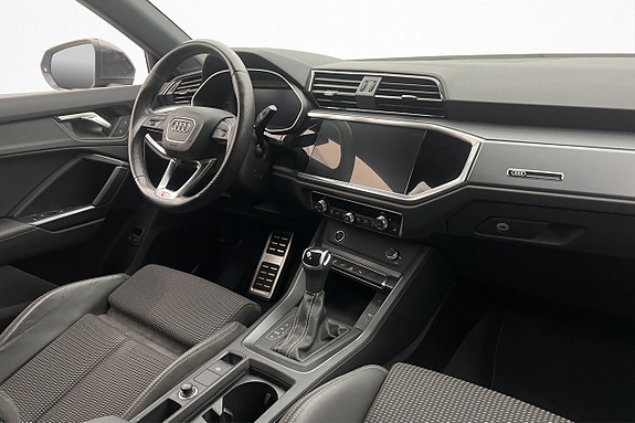 Audi Q3 24 of 30
