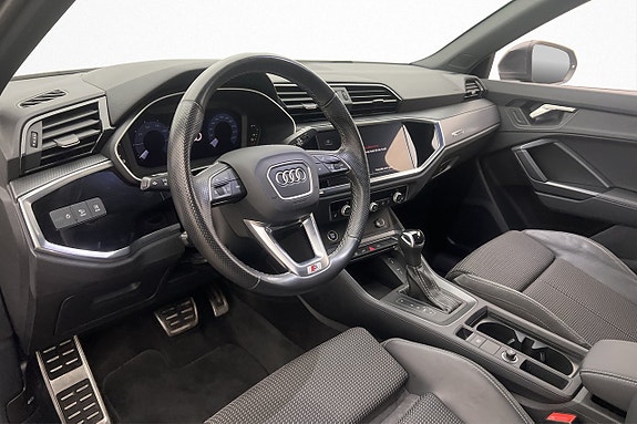 Audi Q3 10 of 30
