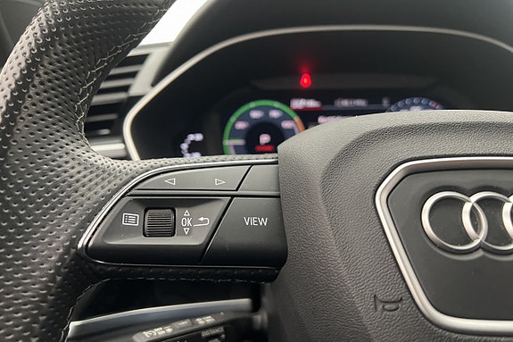Audi Q3 12 of 30