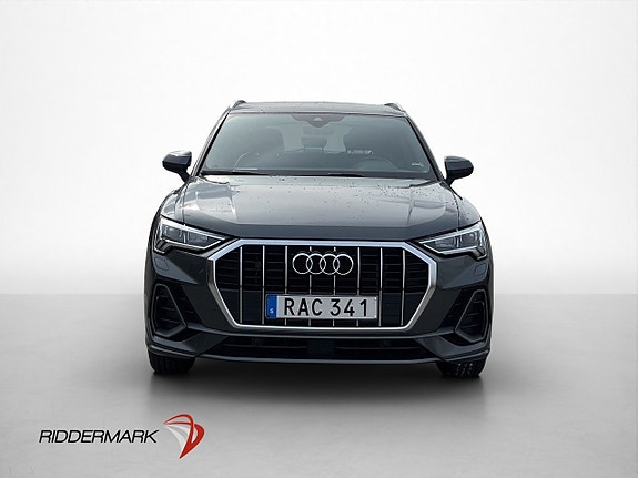 Audi Q3 2 of 5