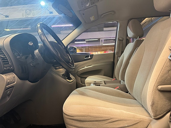 Kia Carnival 9 of 14