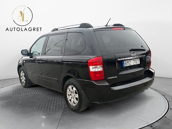 Kia Carnival 4 of 14
