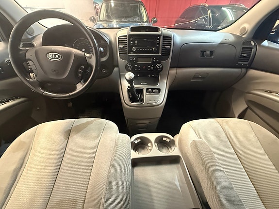 Kia Carnival 12 of 14