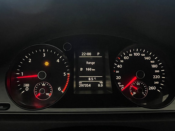 Volkswagen Passat 16 of 23