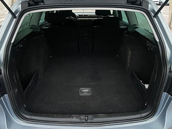 Volkswagen Passat 10 of 23