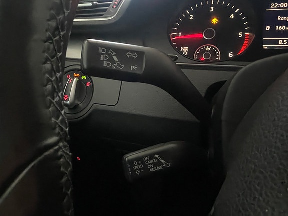 Volkswagen Passat 17 of 23