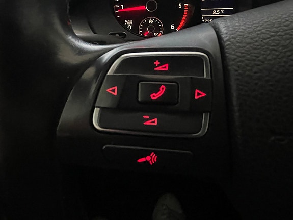 Volkswagen Passat 18 of 23