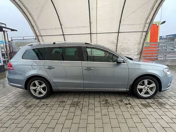 Volkswagen Passat 4 of 23
