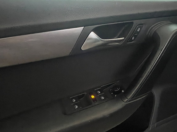 Volkswagen Passat 7 of 23