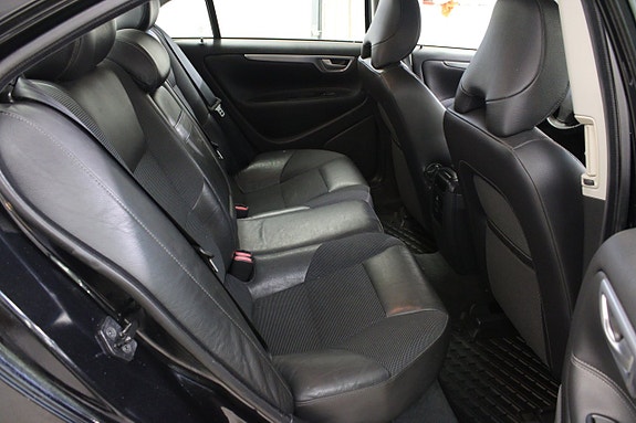 Volvo S60 8 of 13